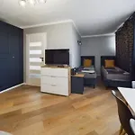 Am 6 Center Wyzwolenia Апартаменты *