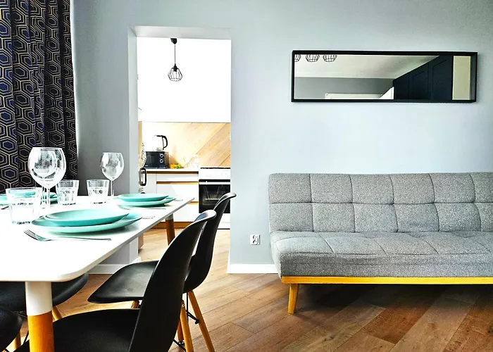 Am 6 Center Wyzwolenia *