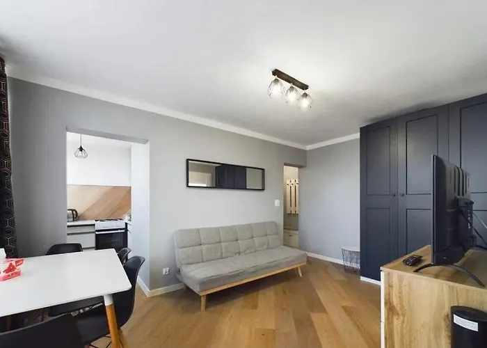 Am 6 Center Wyzwolenia *