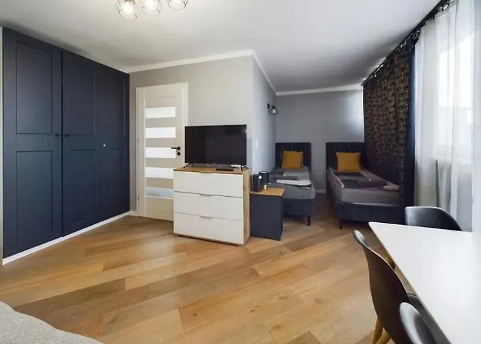 Am Center 6 Wyzwolenia Апартаменты *